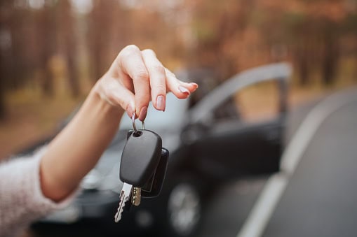 Продажа авто с пробегом: что влияет на цену и как не потерять в деньгах